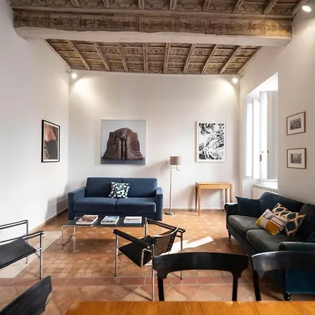 Artsy And Elegant Near Pantheon Roma