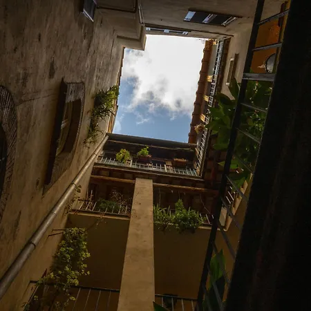 Artsy And Elegant Near Pantheon Apartmán